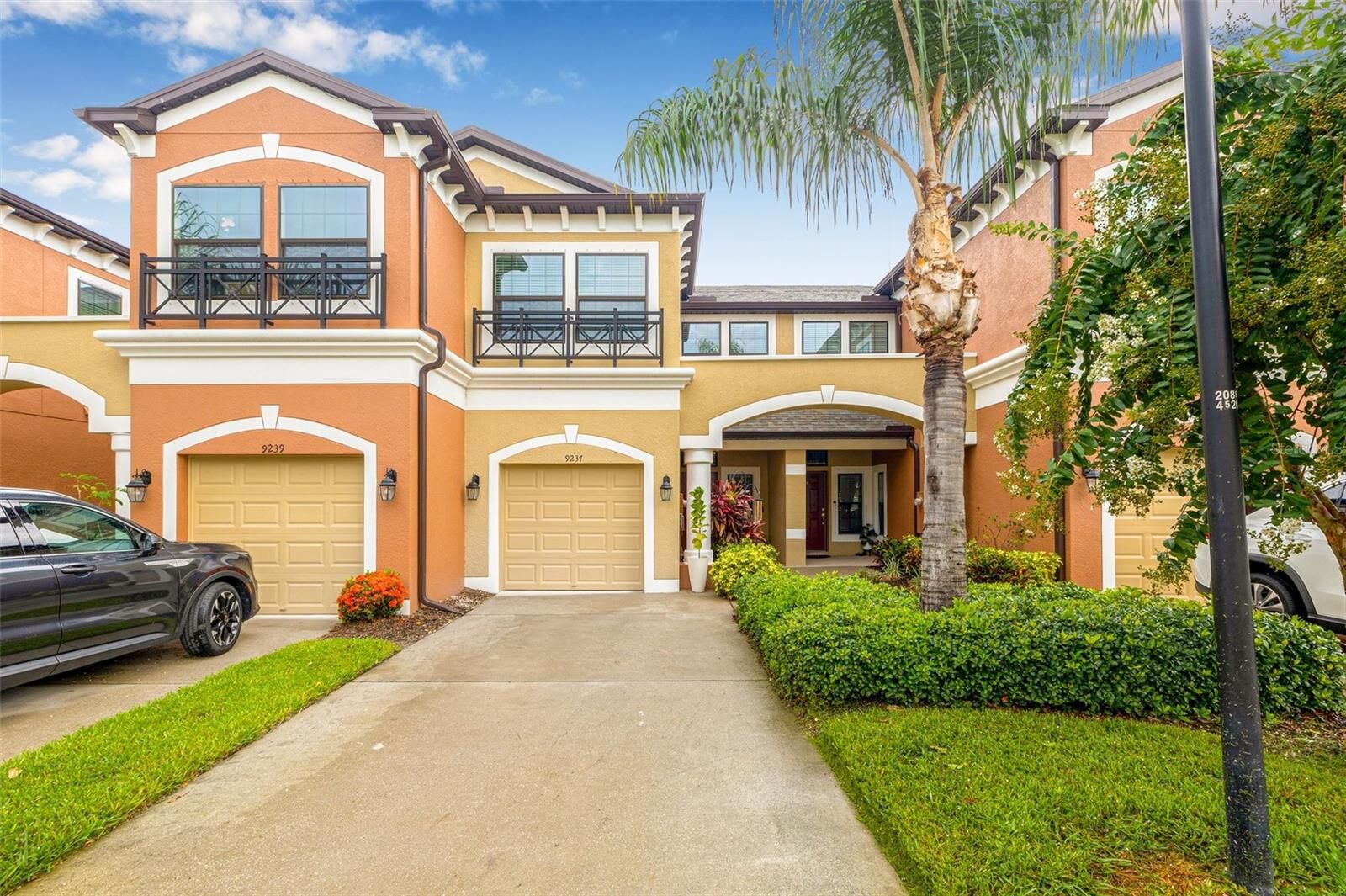 Property Photo: 9237 Fox Sparrow Road FL 33626