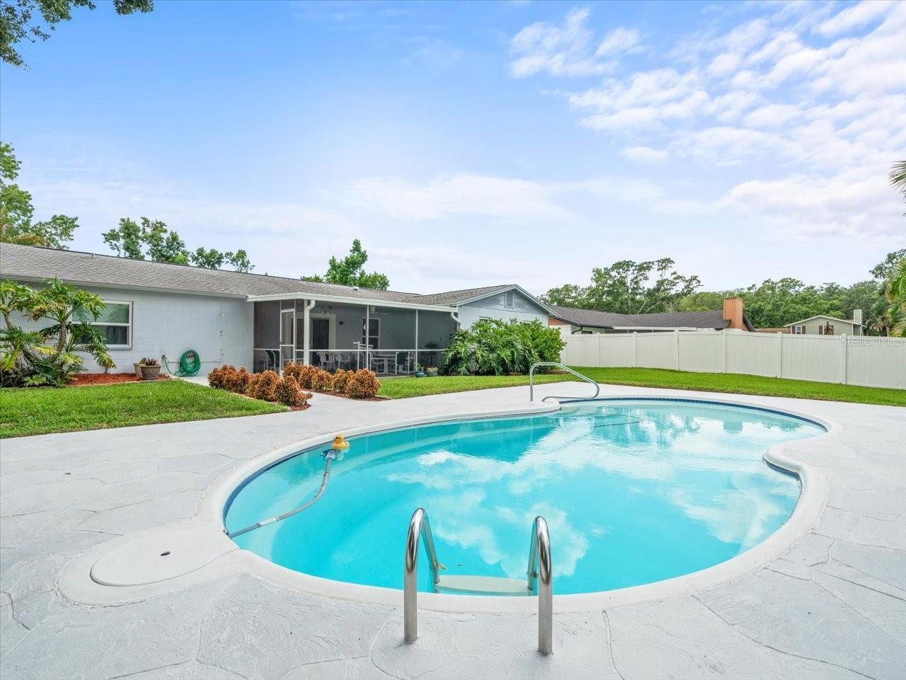 Property Photo: 4313 Hollow Hill Drive FL 33624