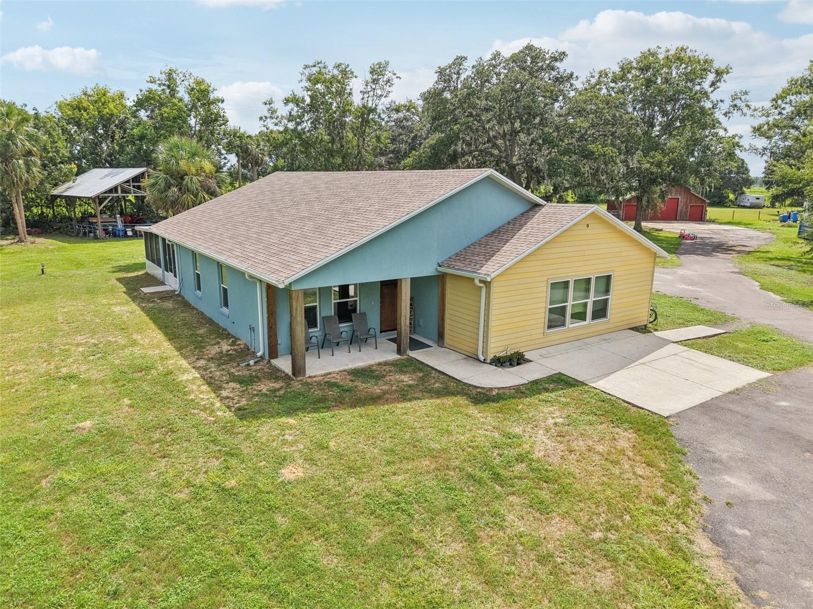 Property Photo:  40535 Louise Road  FL 32784 