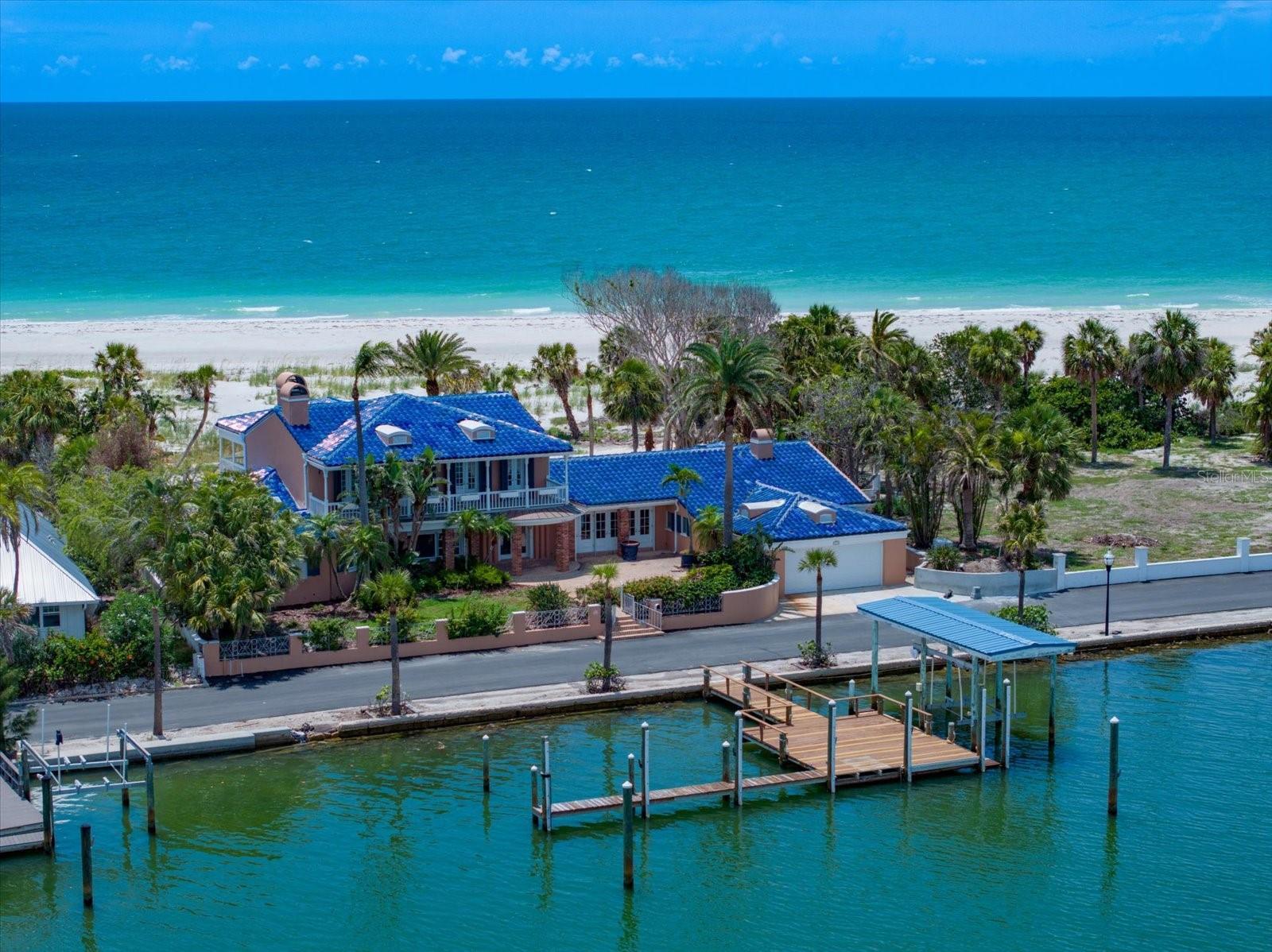 Property Photo: 1114 Mandalay Point FL 33767