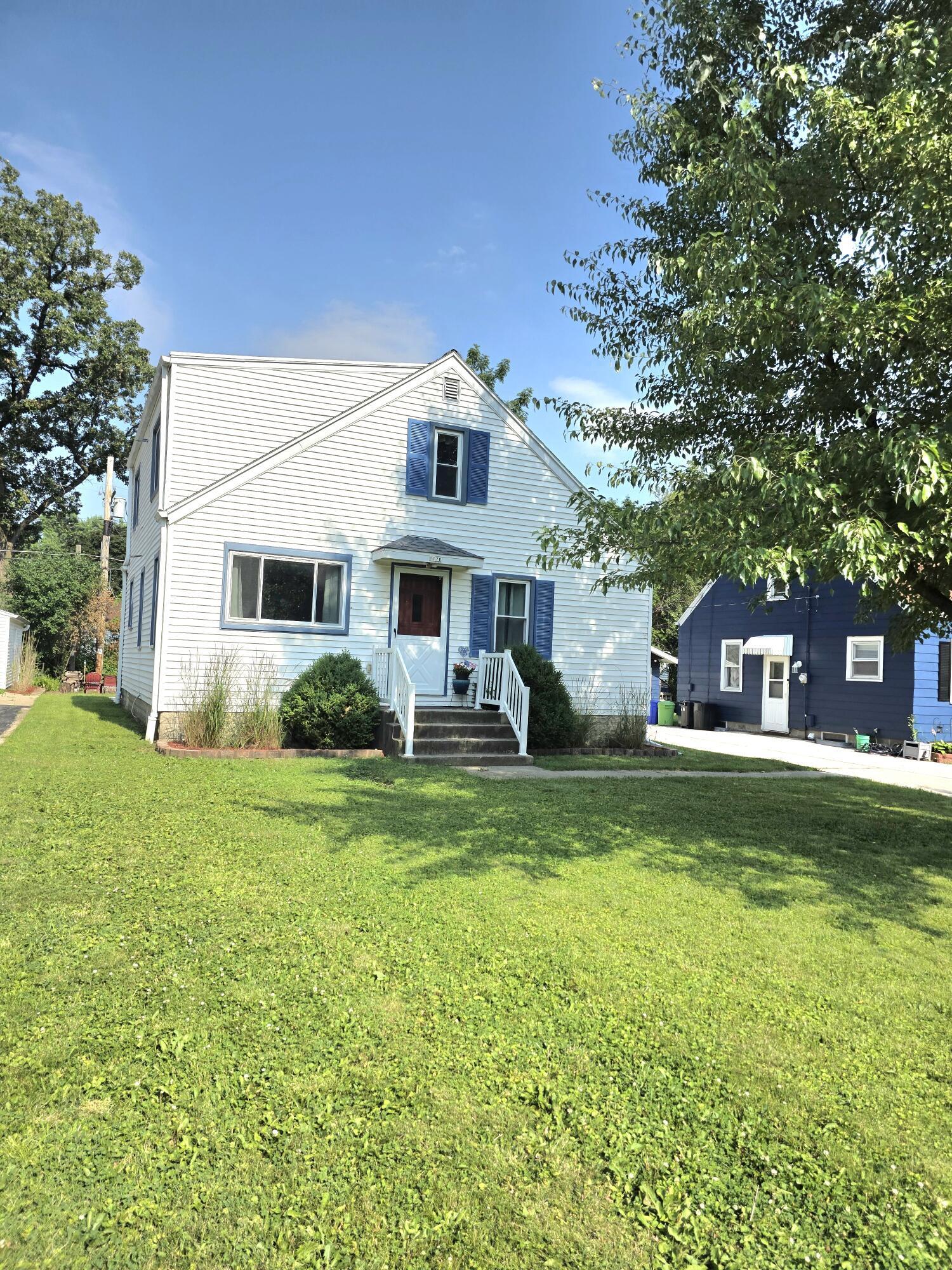 Property Photo: 1170 Lois Ave WI 53045