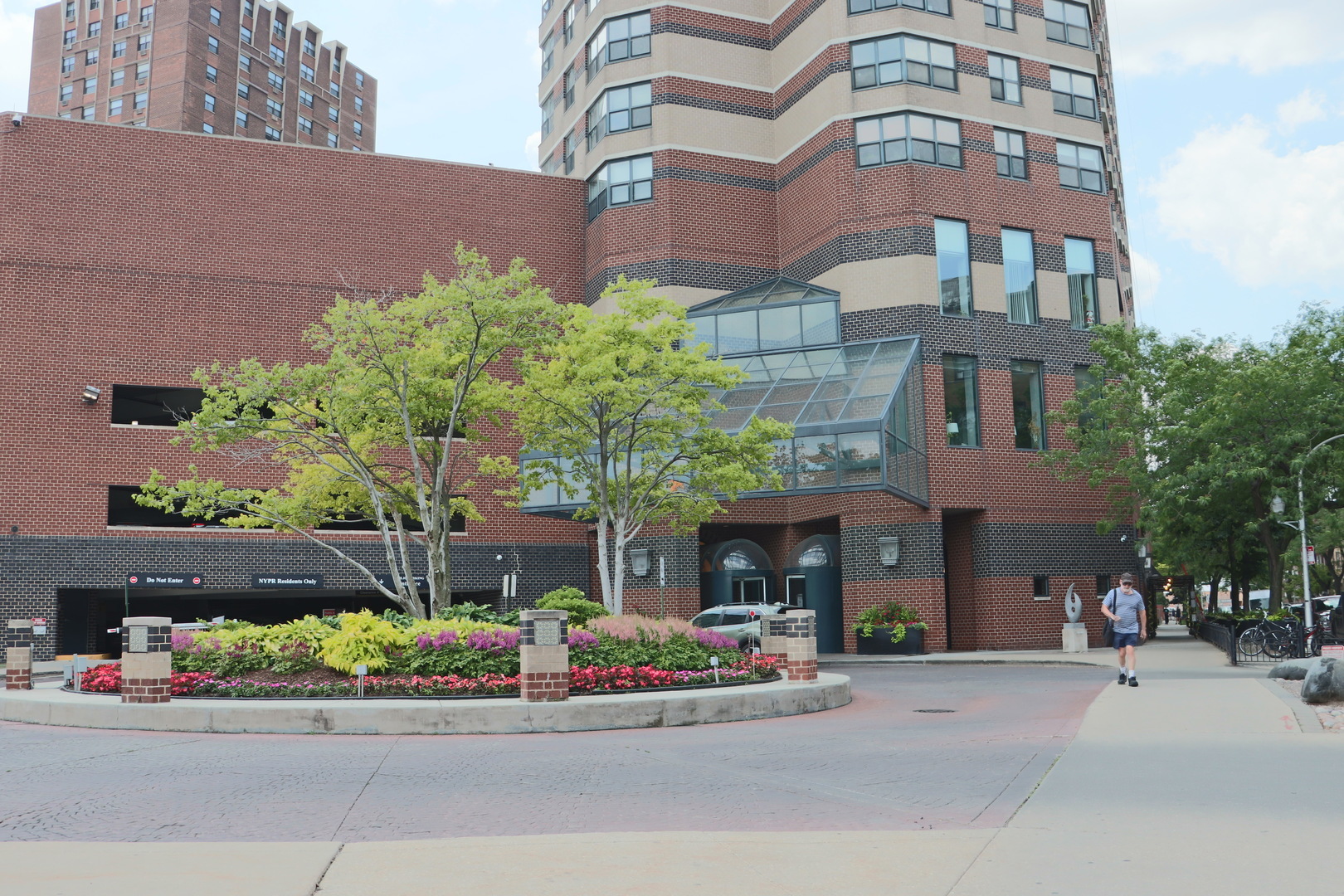 Property Photo: 3660 N Lake Shore Drive 2106 IL 60613