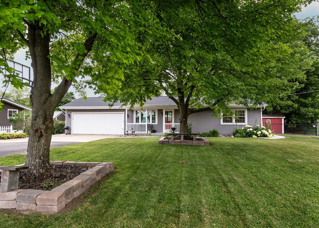 Property Photo:  802 N Main Street  IL 61530 