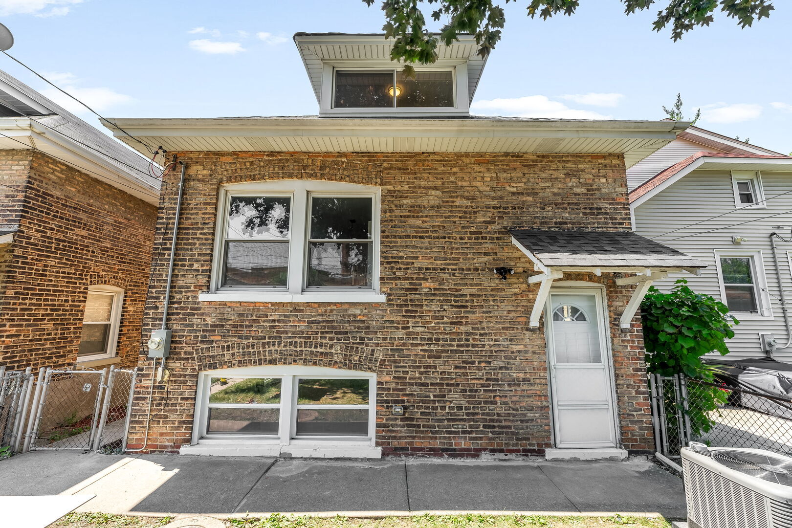 Property Photo: 2407 S 60th Court IL 60804
