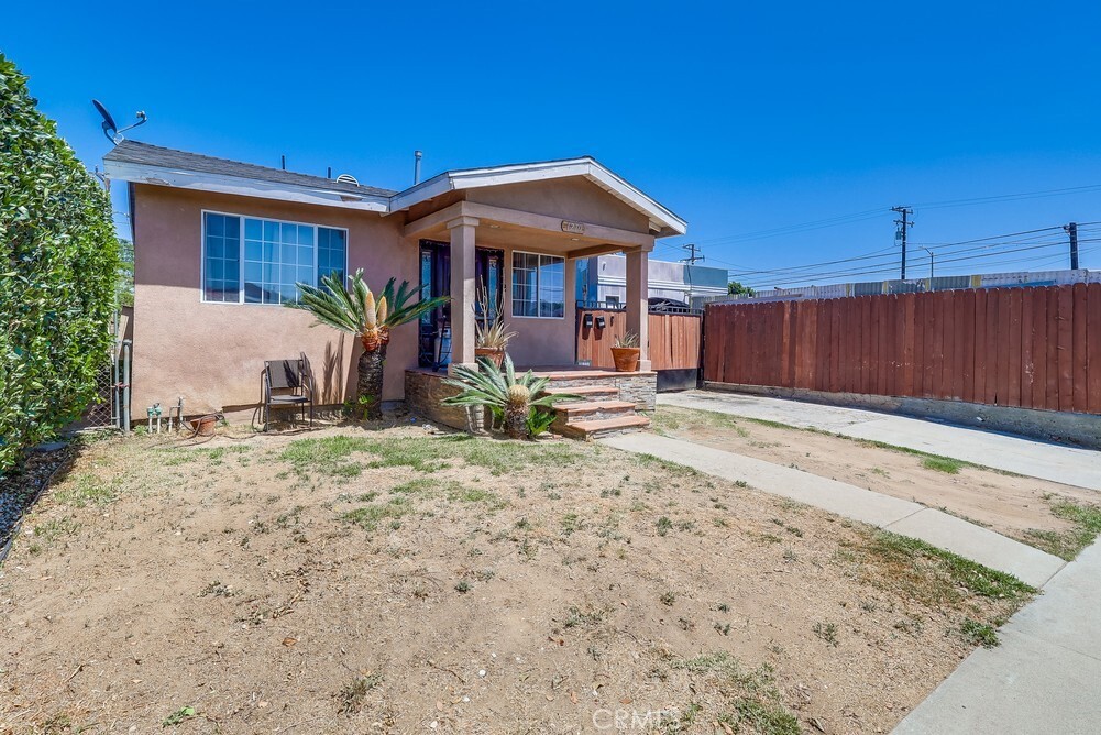 Property Photo:  1270 S Hicks Avenue  CA 90023 