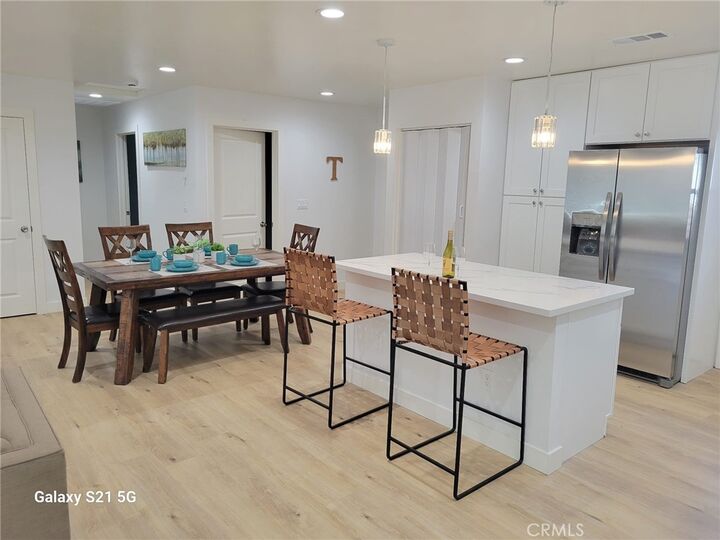 Property Photo:  6053 Lakewood Boulevard  CA 90712