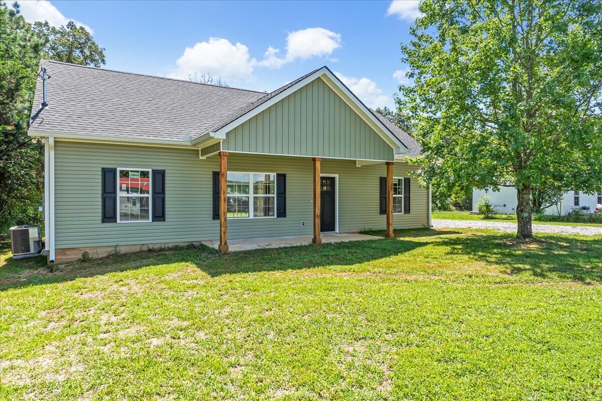 Property Photo: 735 A St TN 37342