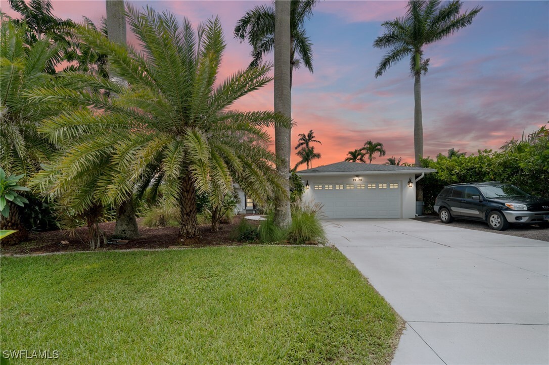 1370 Illinois Drive  Naples FL 34103 photo