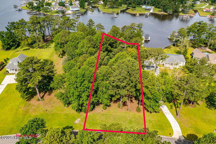Property Photo:  356 Southern Plantation Drive S  NC 28571 