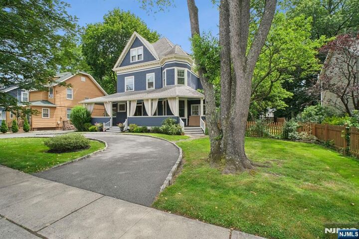 Property Photo:  117 Willowdale Avenue  NJ 07042 
