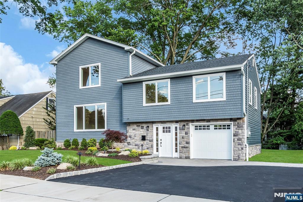 Property Photo:  19 Ann Street  NJ 07044 