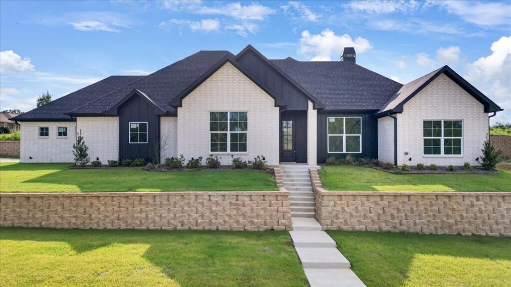 Property Photo:  997 Mallard Drive  TX 75771 