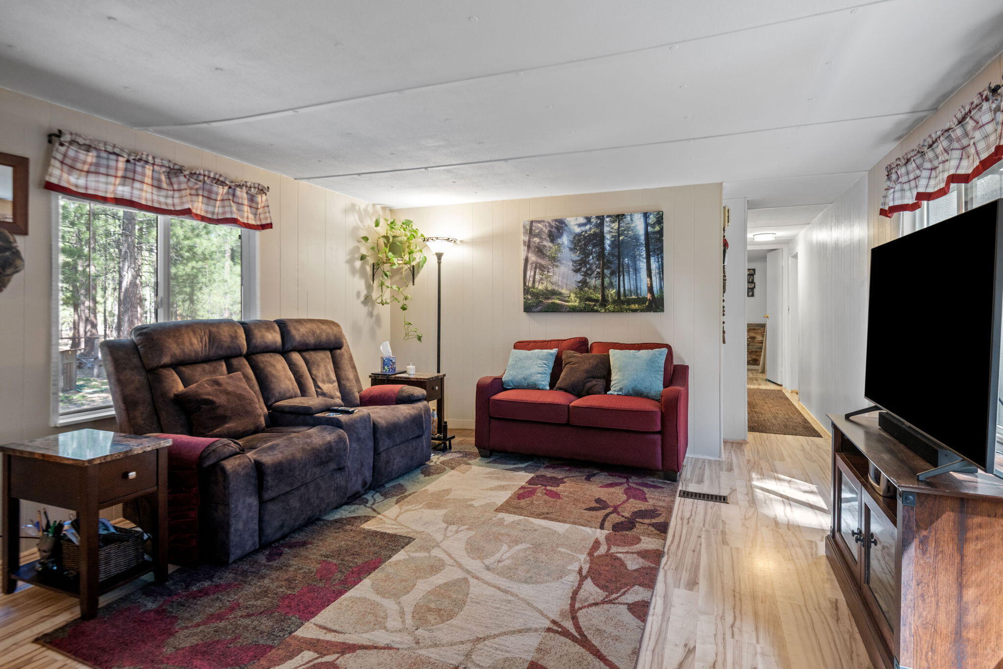 Property Photo: 51850 Knobcone OR 97739