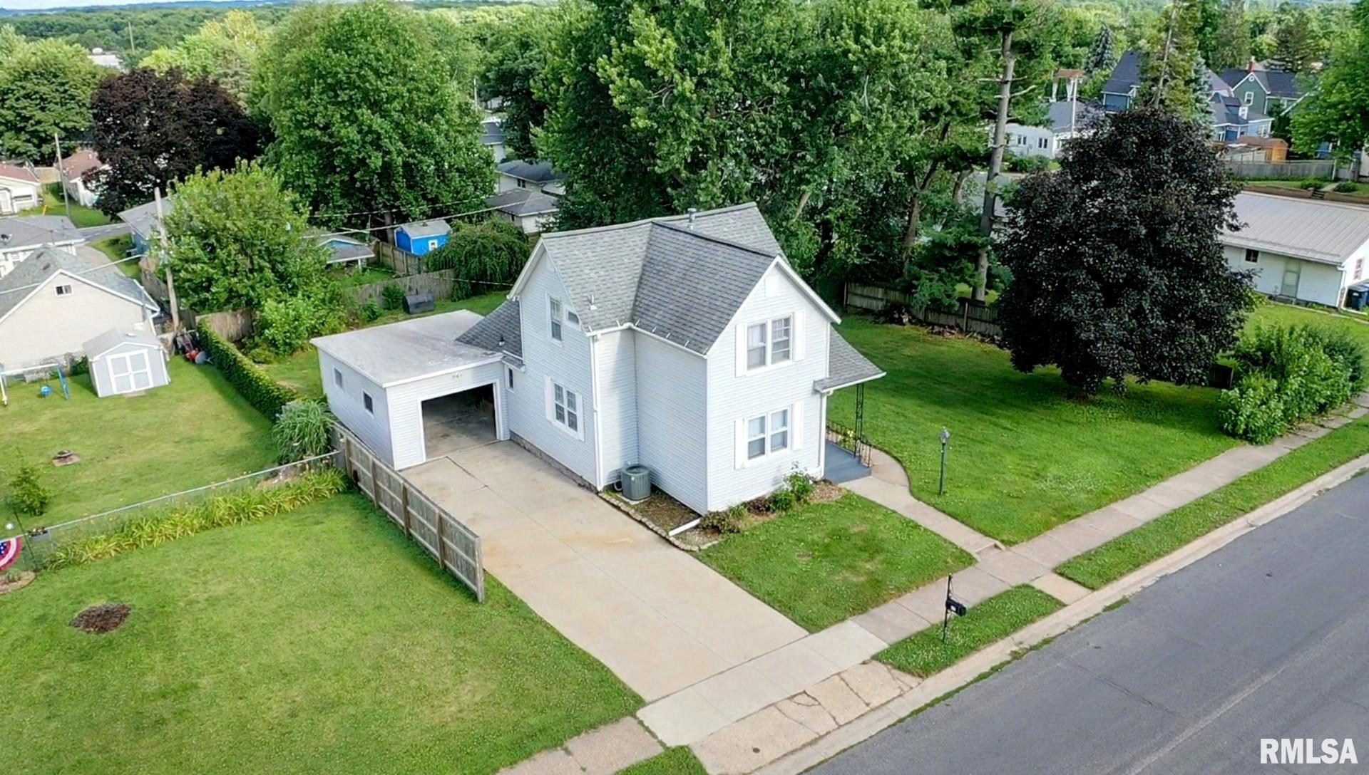 1713 N 5th Street  Clinton IA 52732 photo