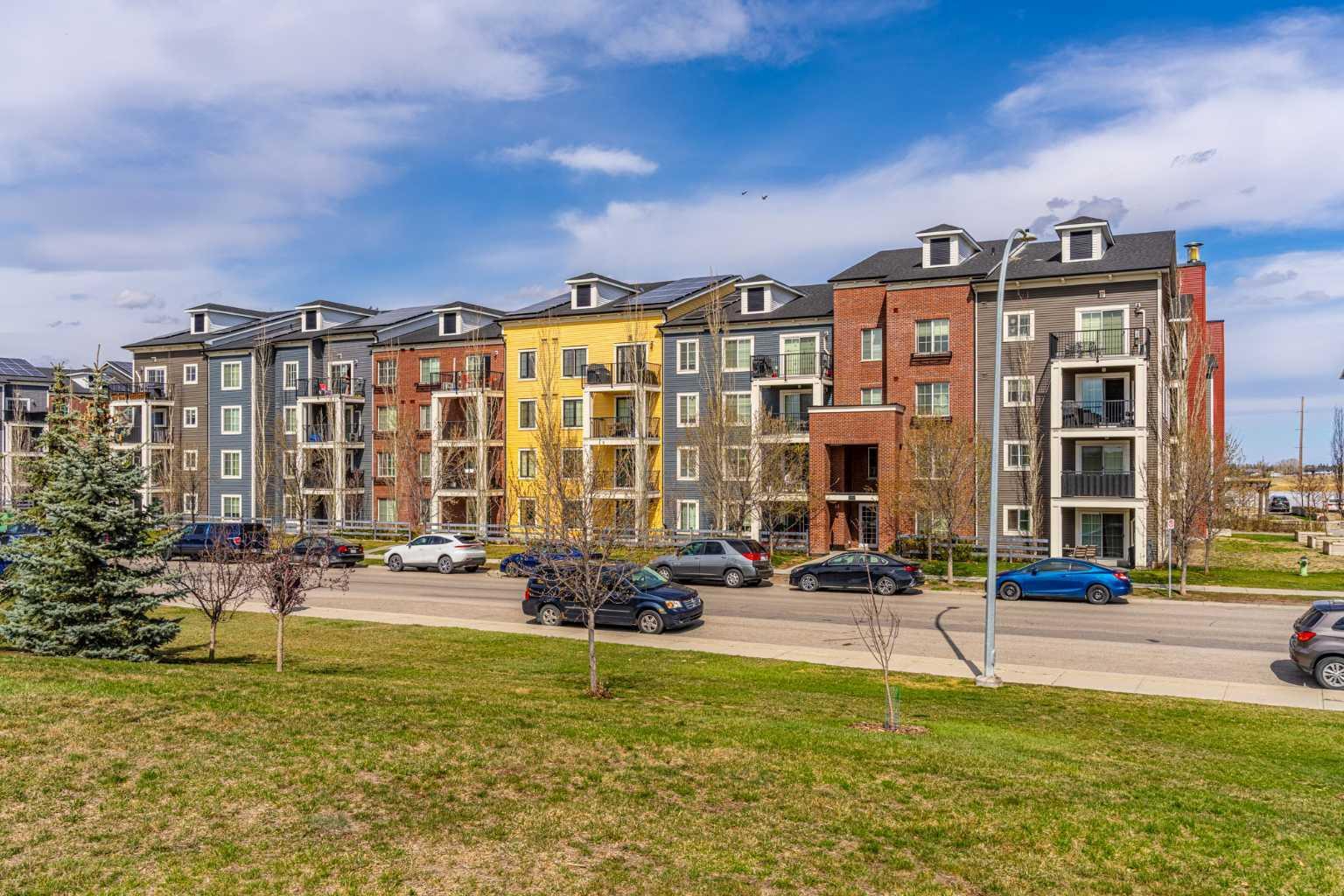 Property Photo: 755 Copperpond Boulevard SE 5412 AB T2Z 4R2