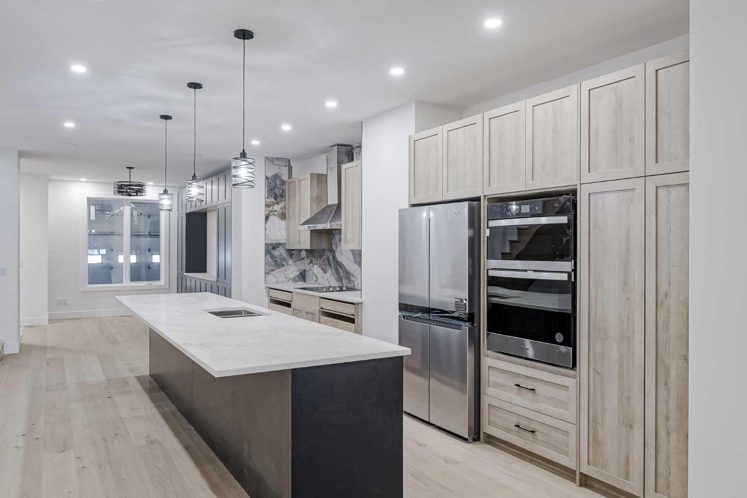 Property Photo:  434 28 Avenue NW  AB T2M 2K6 