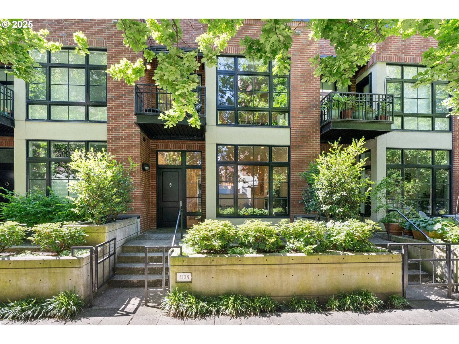 Property Photo: 1128 NW Johnson St 107 OR 97209