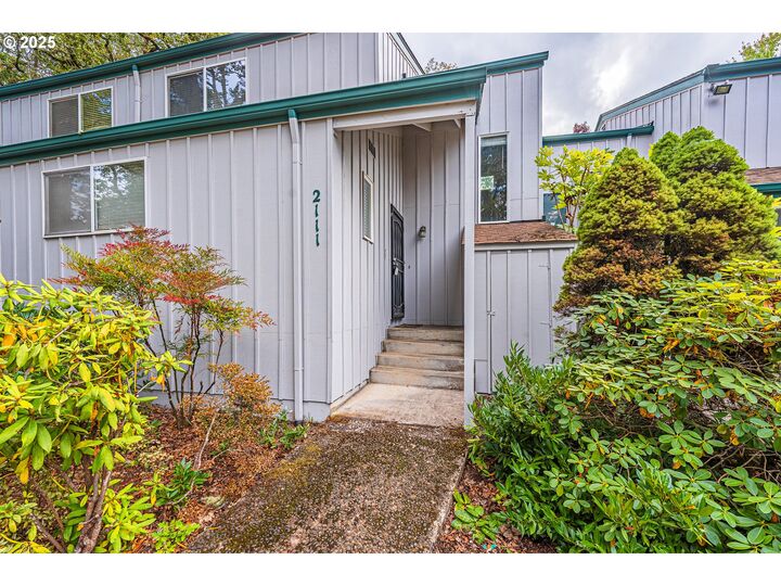 Property Photo:  2111 Hawkins Ln  OR 97405 