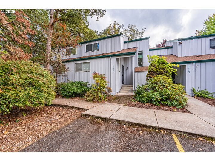 Property Photo:  2111 Hawkins Ln  OR 97405 