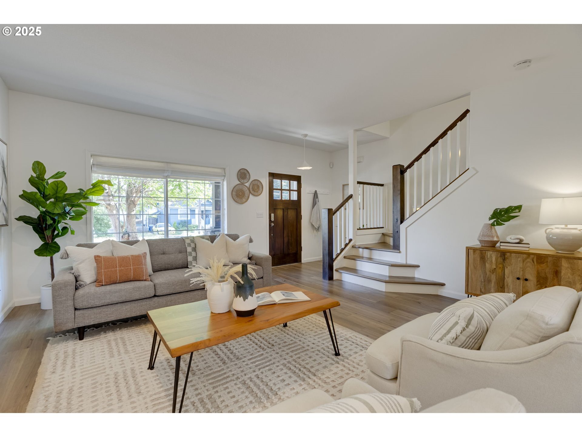 Property Photo: 5908 SE Harold St OR 97206