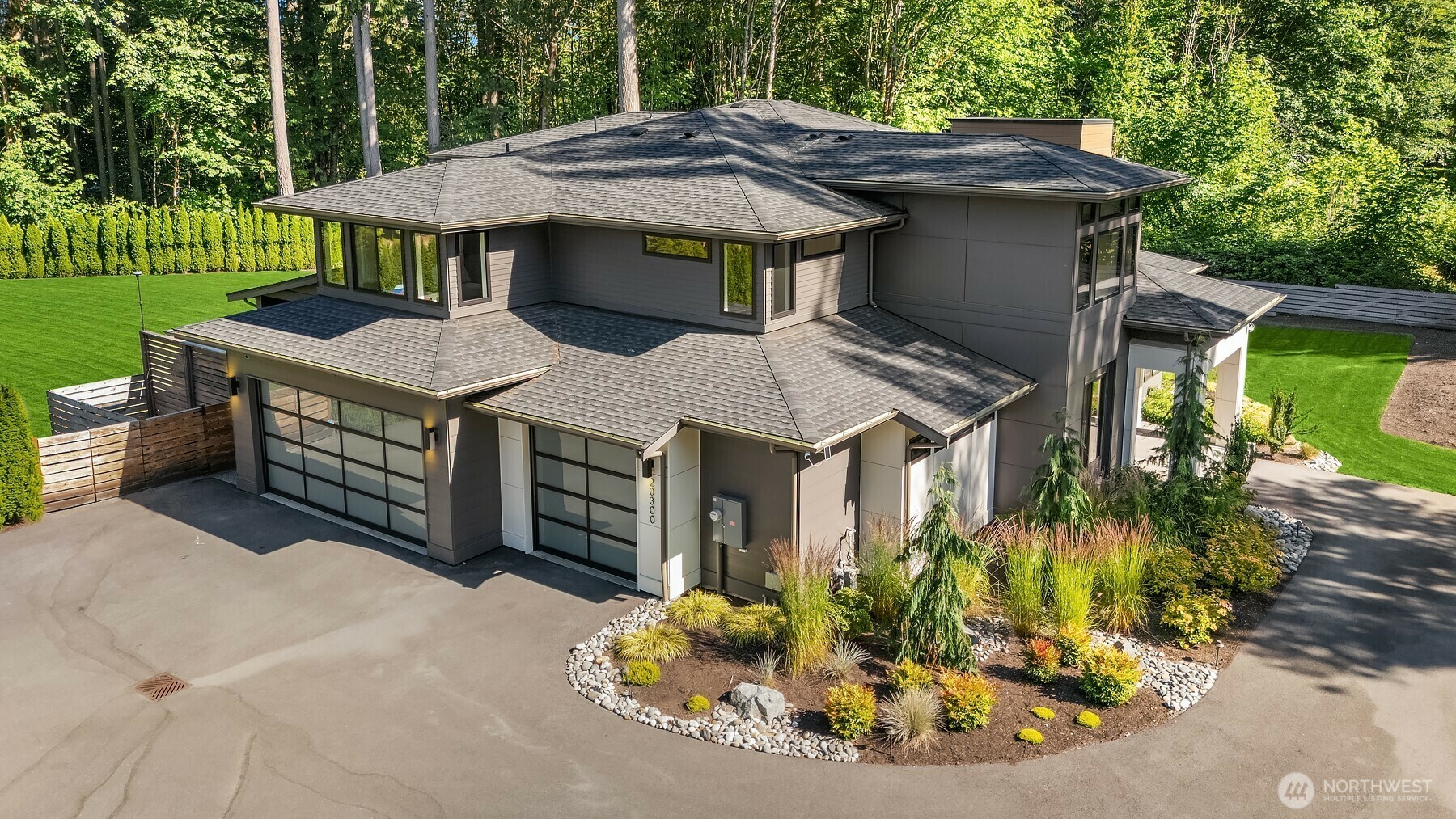 Property Photo: 20300 166th Avenue NE WA 98072