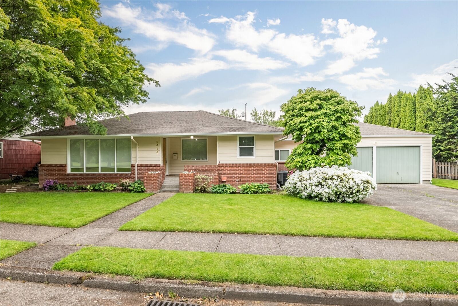 Property Photo: 2645 Harding Street WA 98632