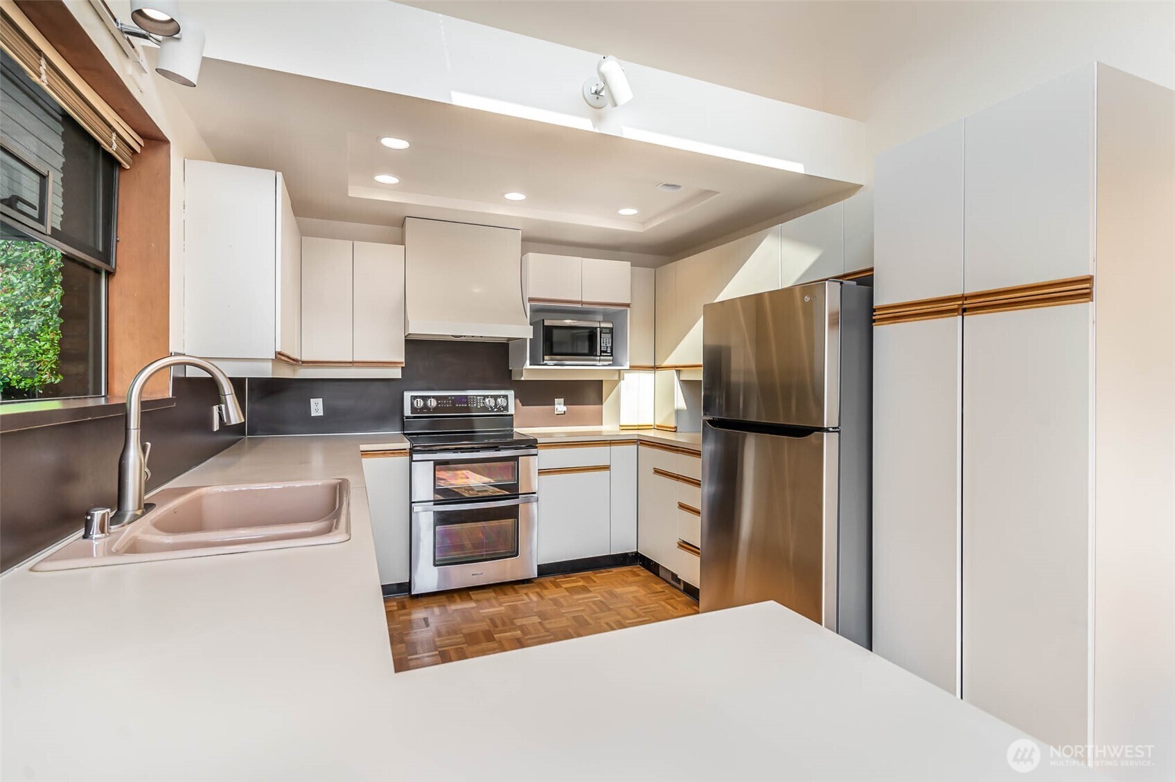 Property Photo: 5120 NE 54th Street WA 98105