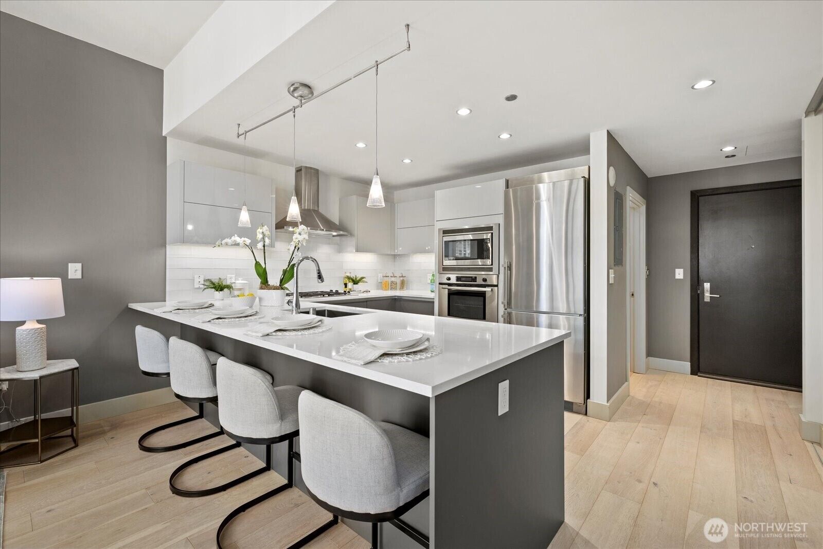 Property Photo:  737  Olive Way 1903  WA 98101 