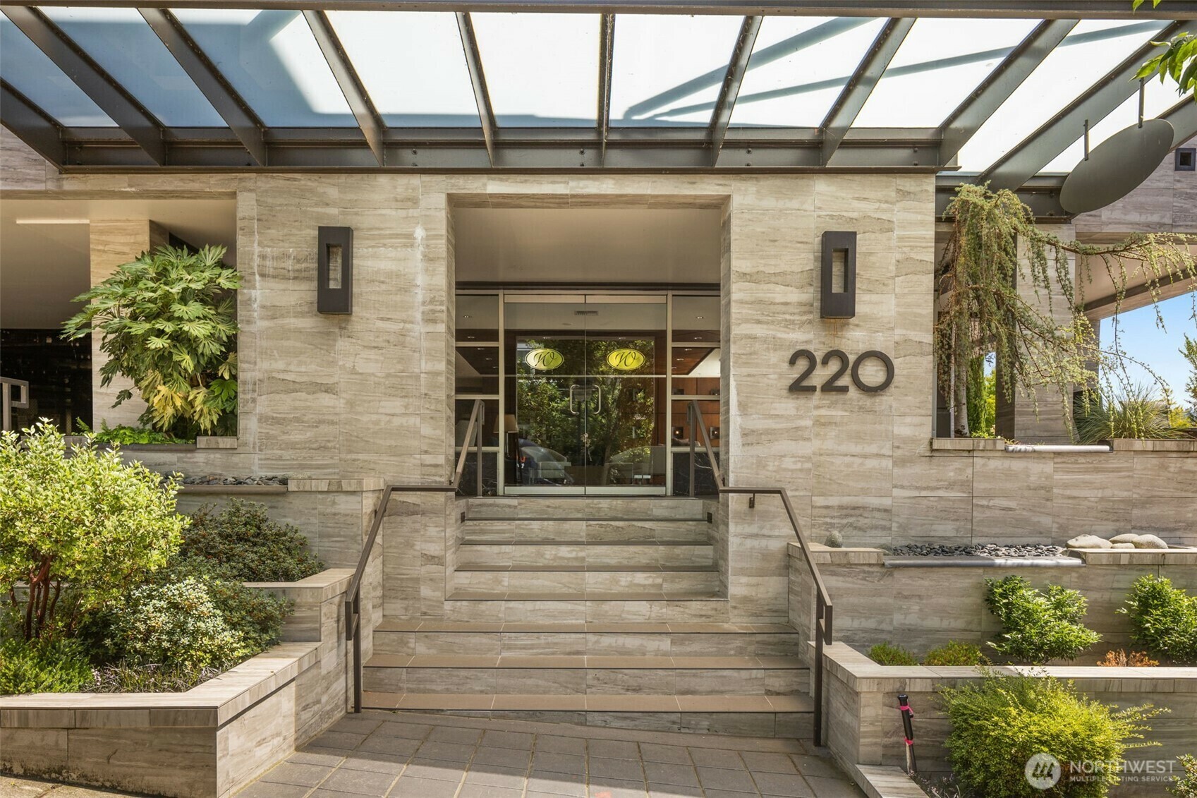 Property Photo: 220 1st Street 204 WA 98033