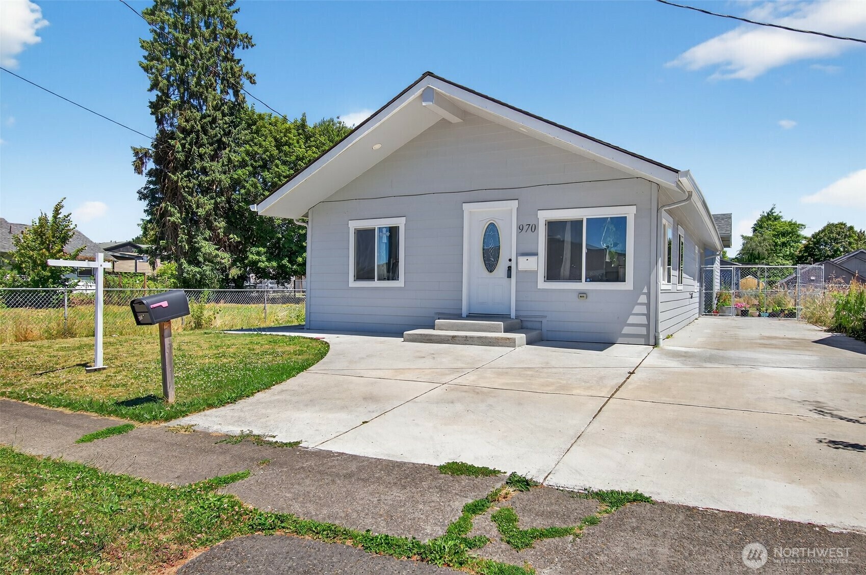Property Photo: 970 9th Avenue WA 98632