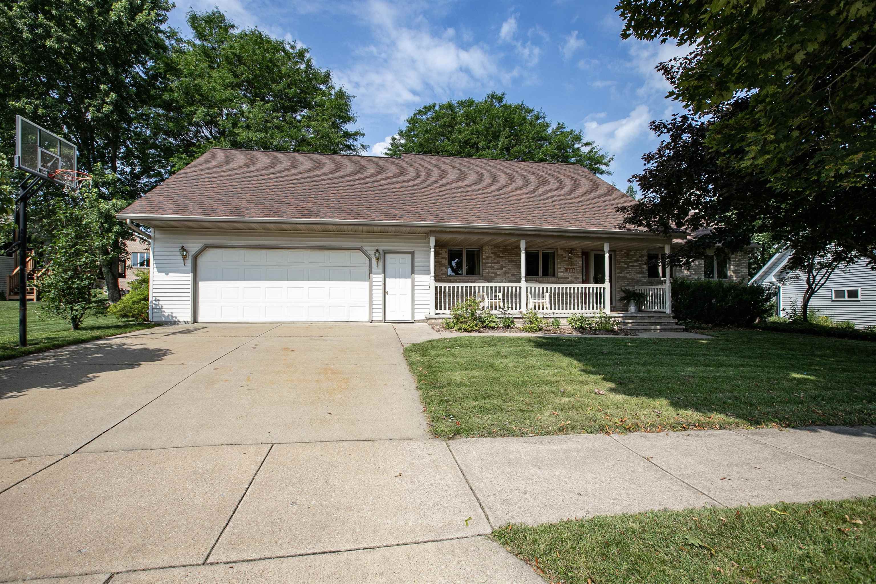Property Photo: 1205 Lewis Street WI 54140