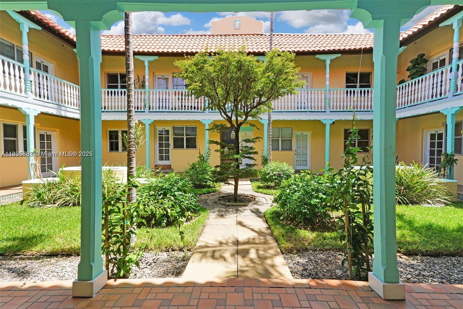 Property Photo: 736 13th St 104 FL 33139