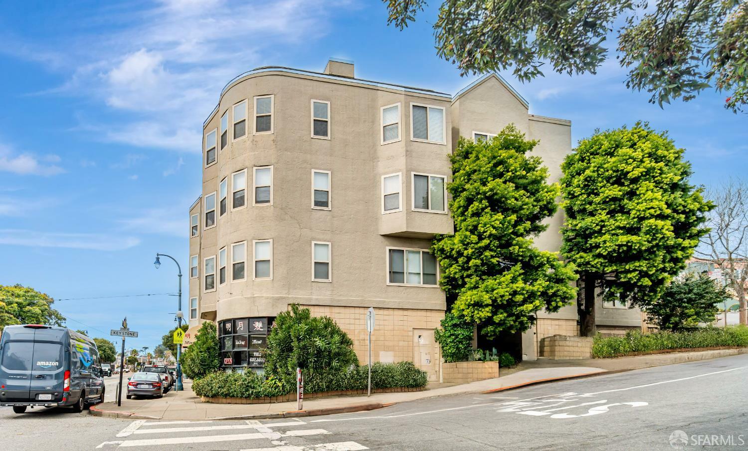 Property Photo: 1920 Ocean Avenue 1E CA 94127