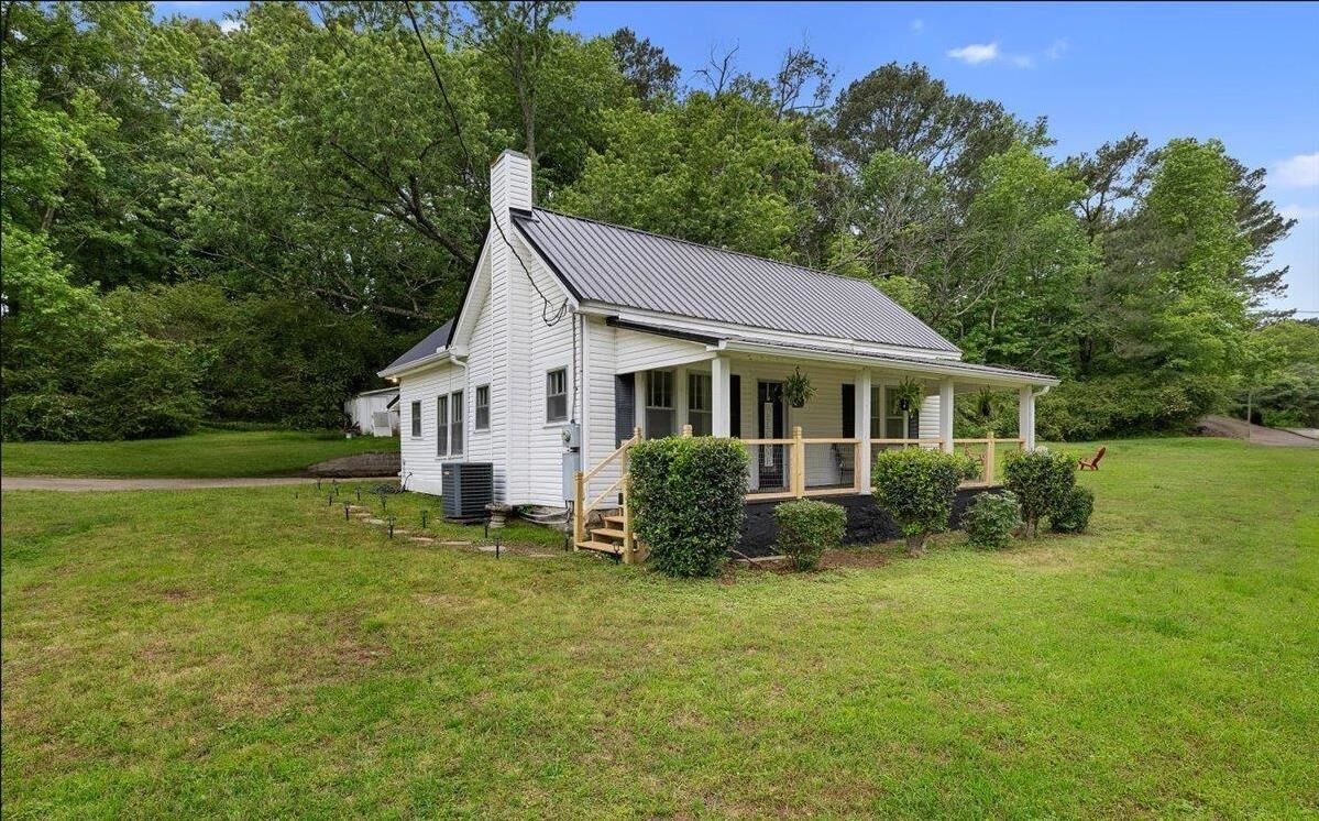 Property Photo: 1034 Valley Rd AL 35121 - ONEONTA