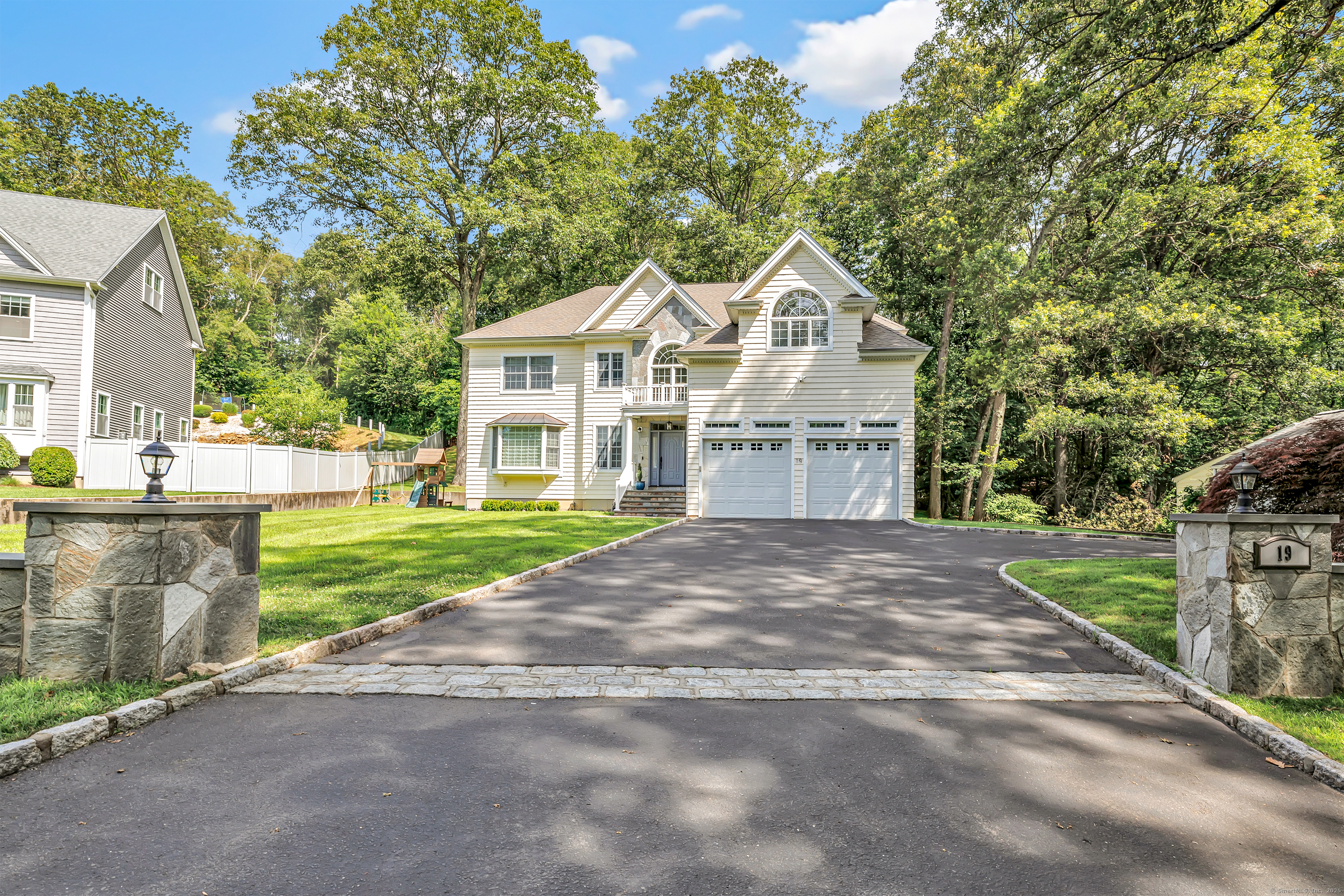 Property Photo: 19 Woodlawn Drive CT 06611