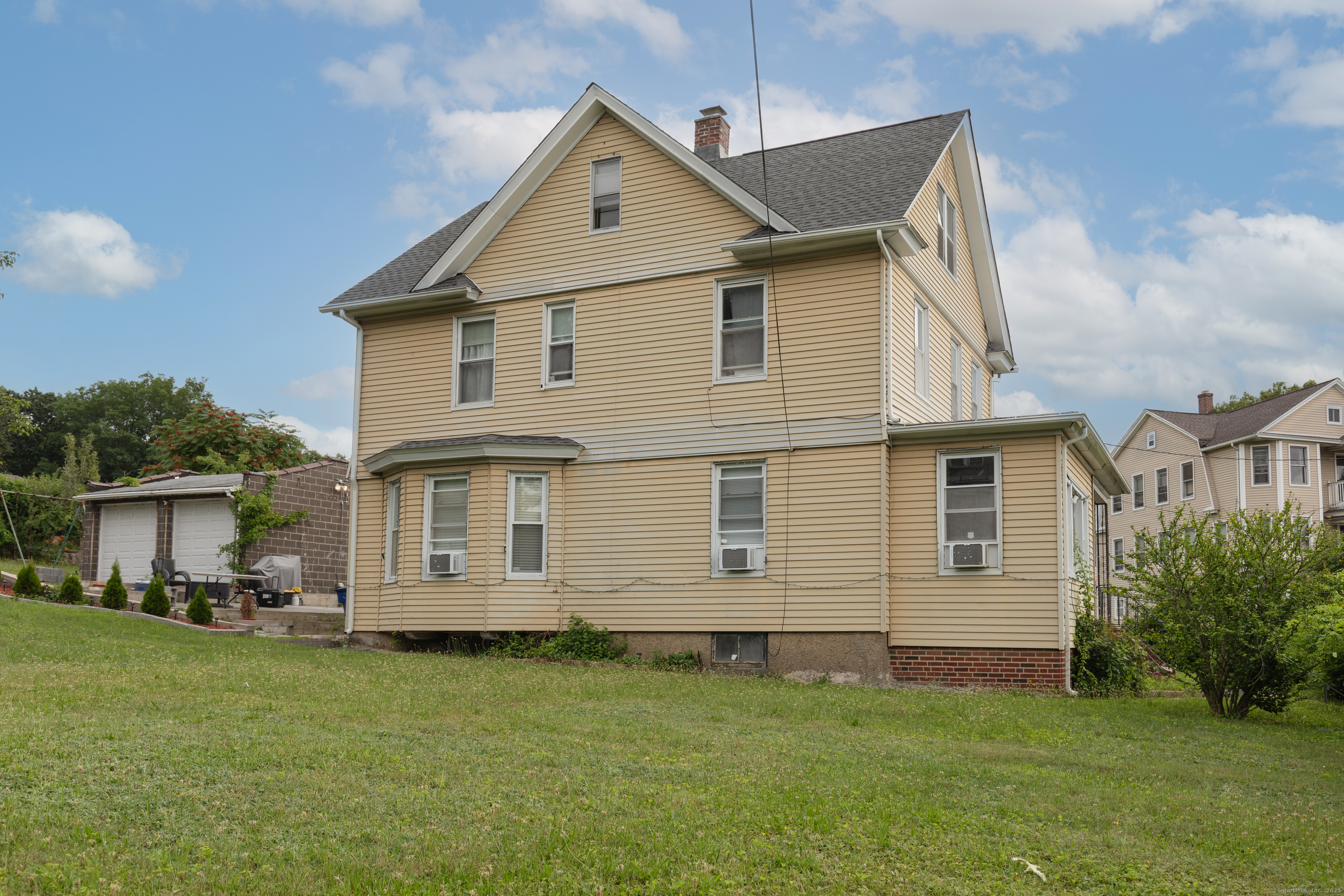 Property Photo:  213 Easton Avenue  CT 06704 