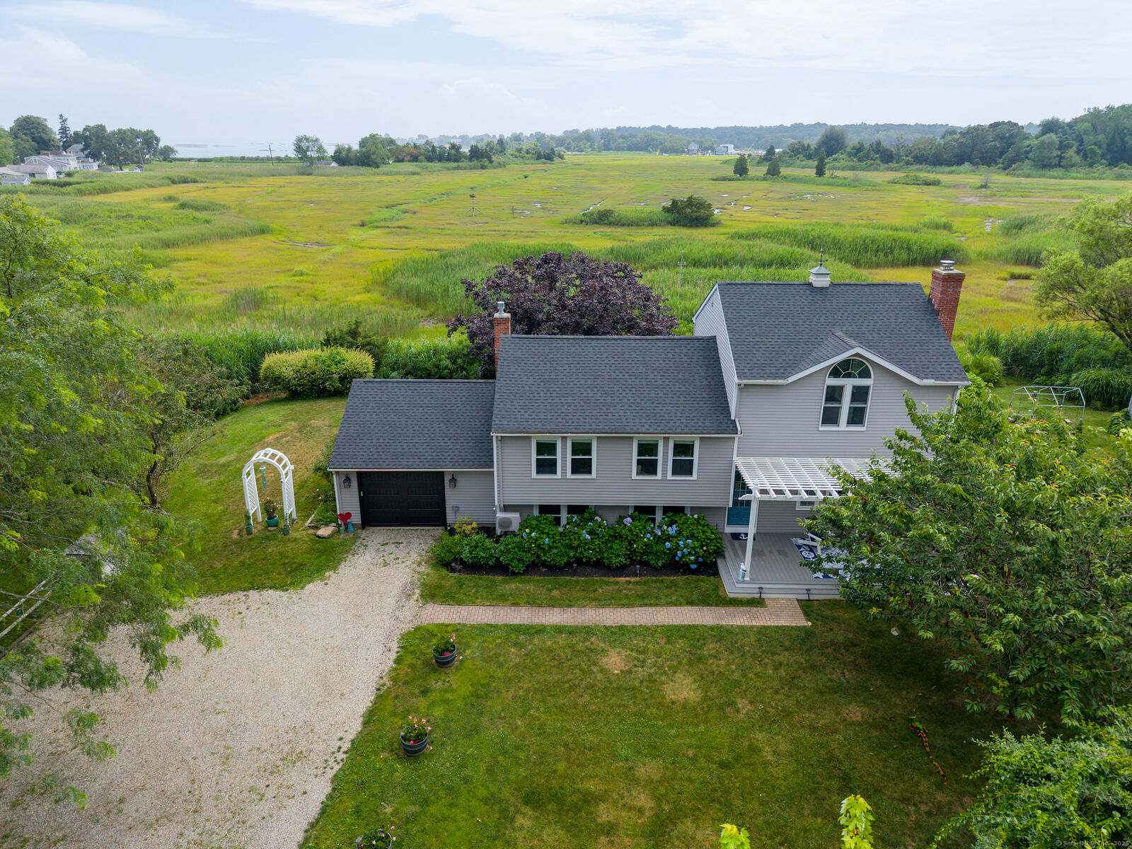 Property Photo:  423 Whitfield Street  CT 06437 