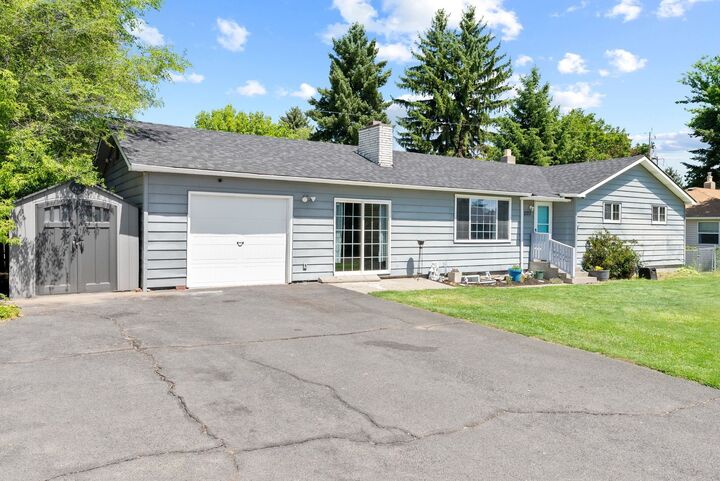 Property Photo:  2717 E Garden Ave  WA 99021 