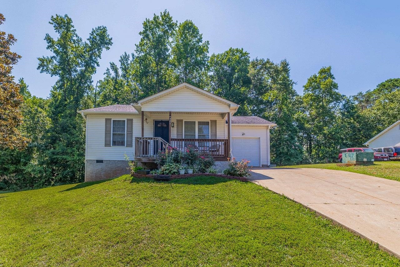 Property Photo: 521 Signal Hill Lane SC 29349