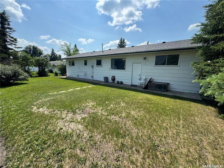 Property Photo:  309 5th Avenue N  SK S0K 2Z0 