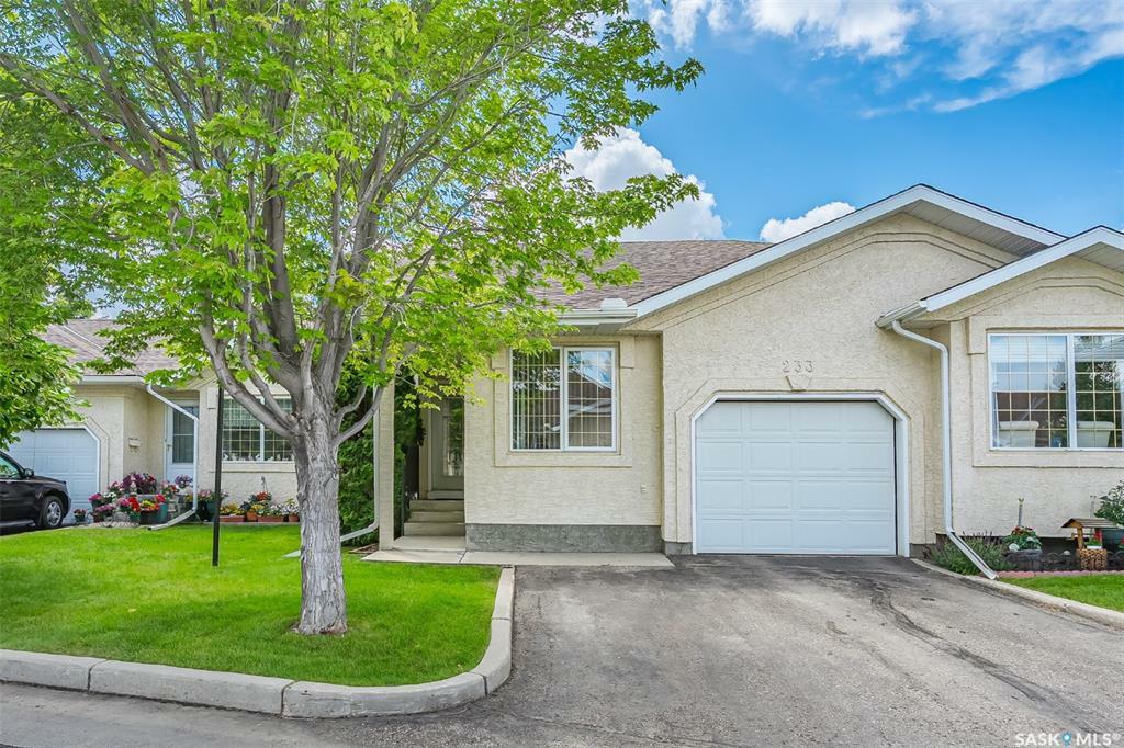 Property Photo: 815 Heritage Green 233 SK S7H 5R6