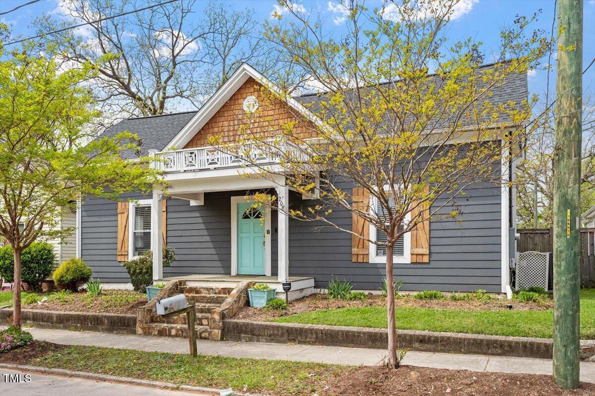 Property Photo: 208 S Guthrie Avenue NC 27703