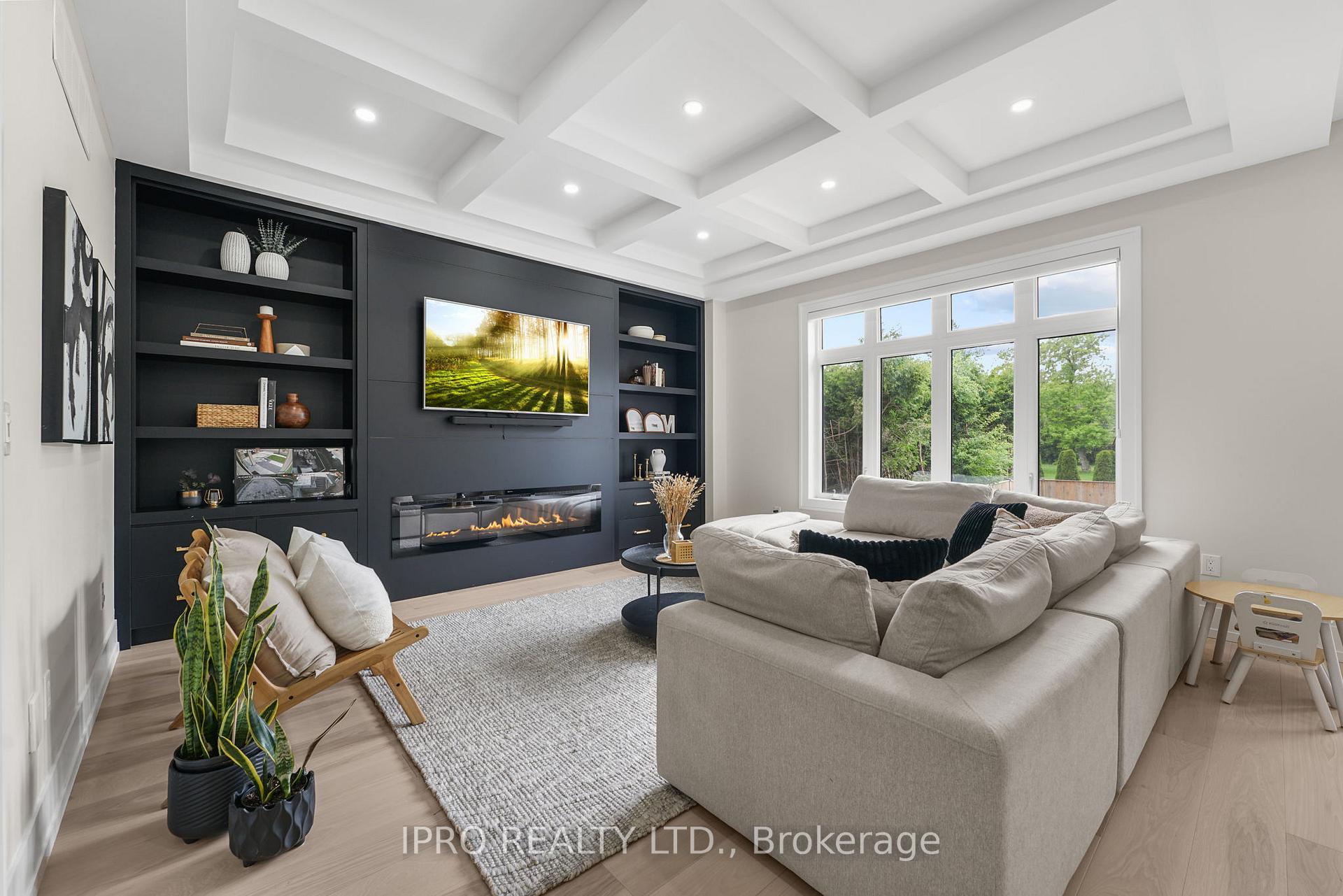 Property Photo: 262 Senlac Road ON M2R 1P8