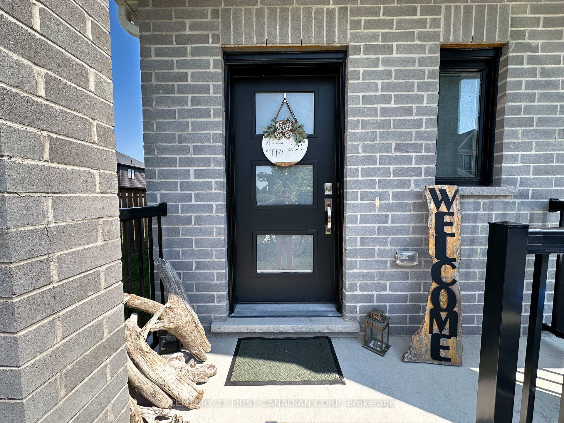 Property Photo: 17 Nicholson Street 2 ON N0M 2J0