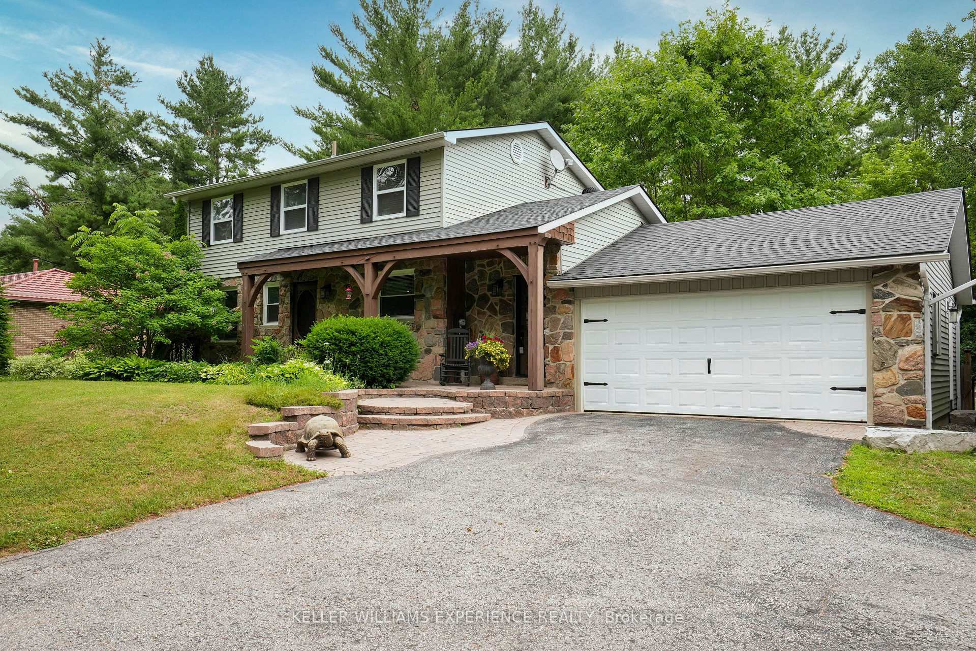 Property Photo:  31 Lawrence Avenue  ON L9X 0W4 