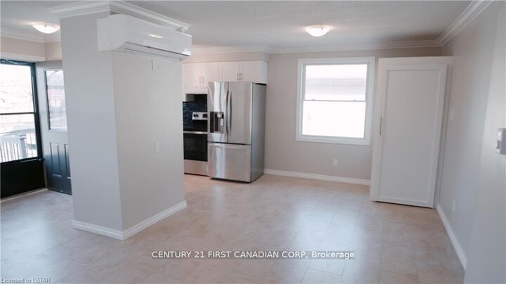 Property Photo:  1072 Jalna Boulevard Main  ON N6E 2J5 