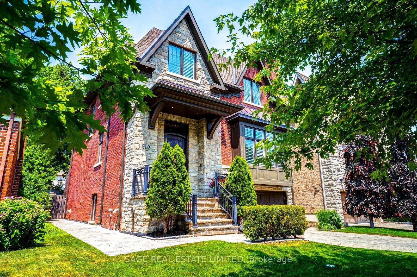 Property Photo: 210 Burndale Avenue ON M2N 1T3