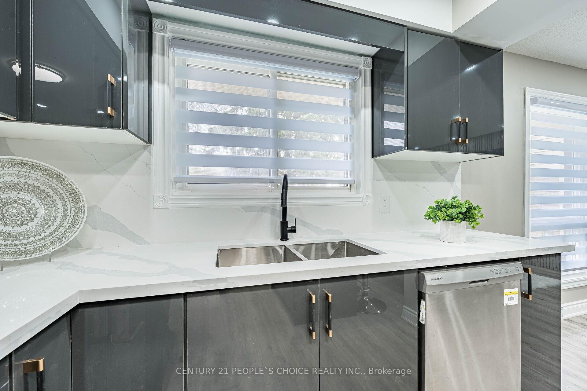 Property Photo: 506 Normandy Street 25 ON L1H 7N8