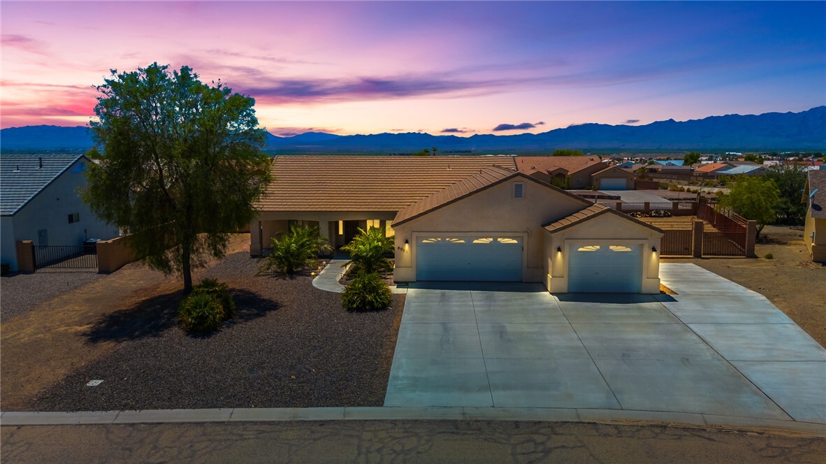 Property Photo: 6053 S Klamath Loop AZ 86426