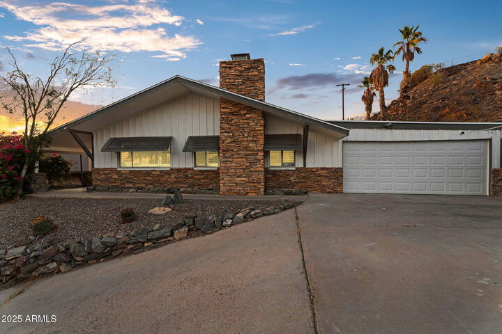 Property Photo:  1036 E Butler Drive  AZ 85020 